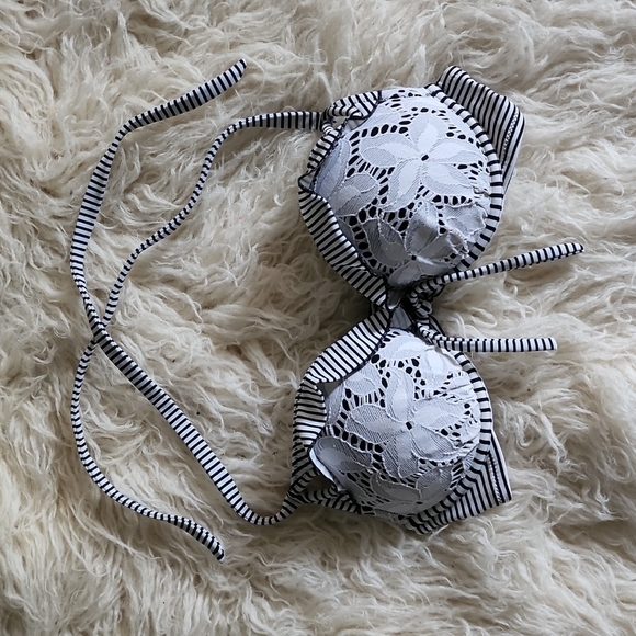 Victoria's Secret Floral Eyelet Bombshell Push Up Halter Bikini Top Stripes 32B - Picture 2 of 11